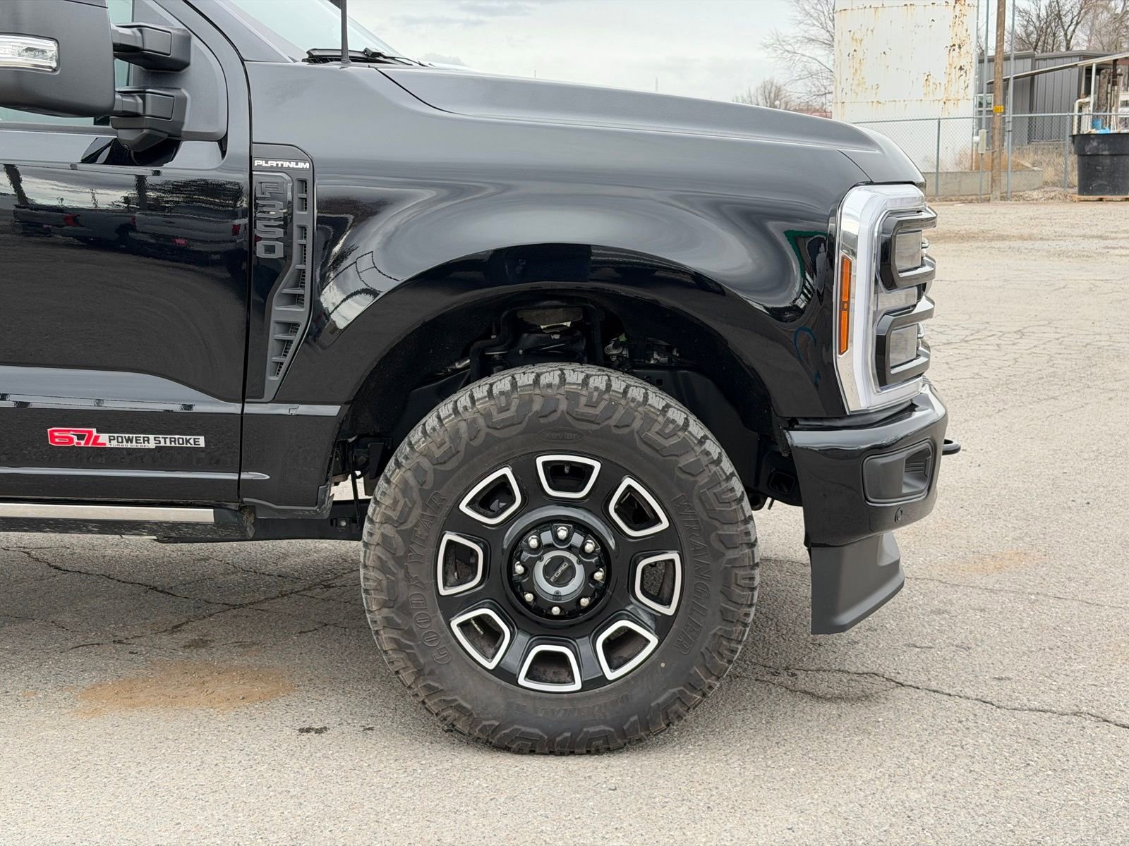 Used 2025 Ford F350 Platinum image 4