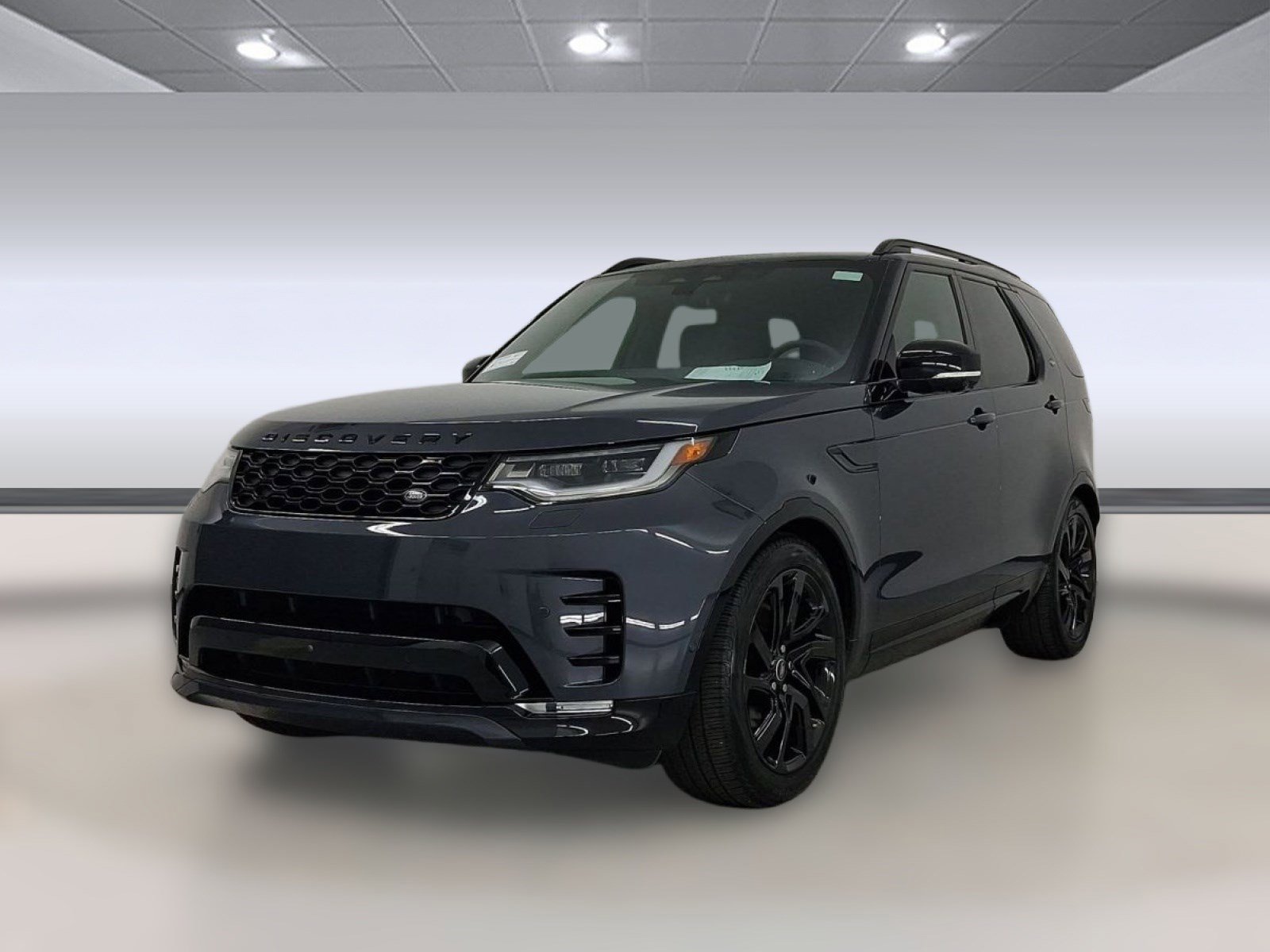 Used 2025 Land Rover Discovery Dynamic SE image 1