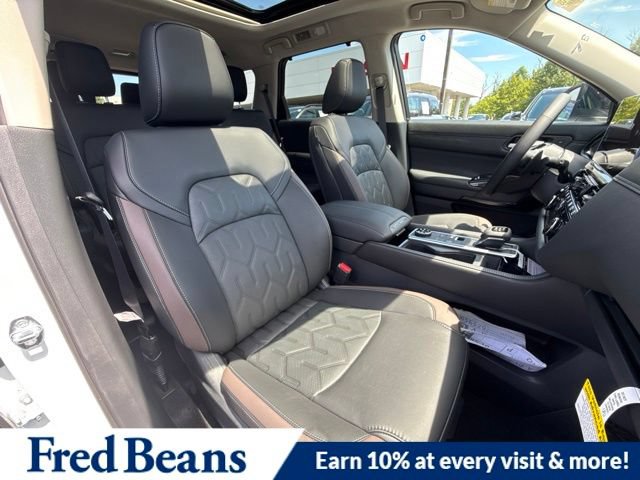 New 2026 Nissan Pathfinder Platinum w/ Cargo Package AWD/4WD image 15