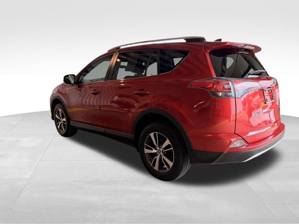 Used 2016 Toyota RAV4 XLE AWD/4WD image 3