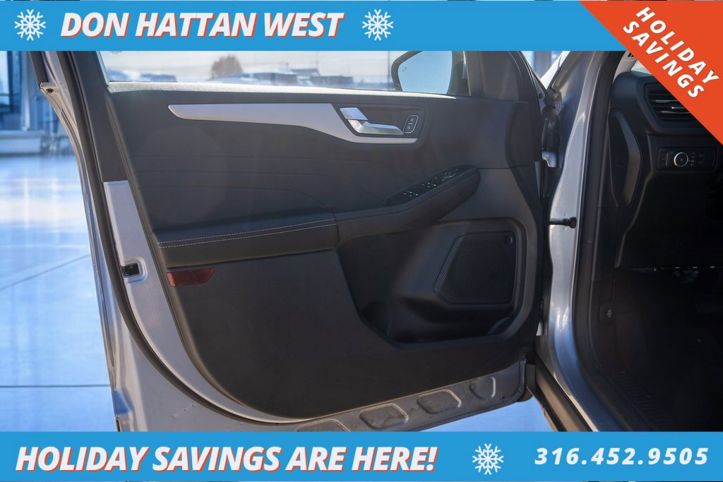 Used 2022 Ford Escape SEL image 16