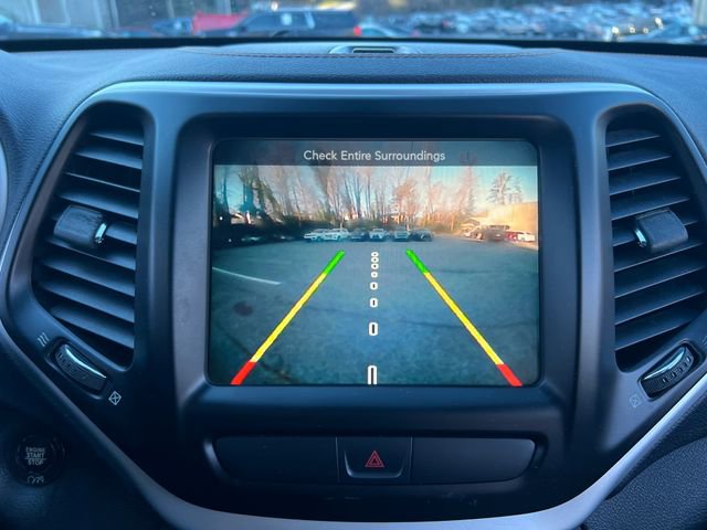 Used 2017 Jeep Cherokee Limited image 24