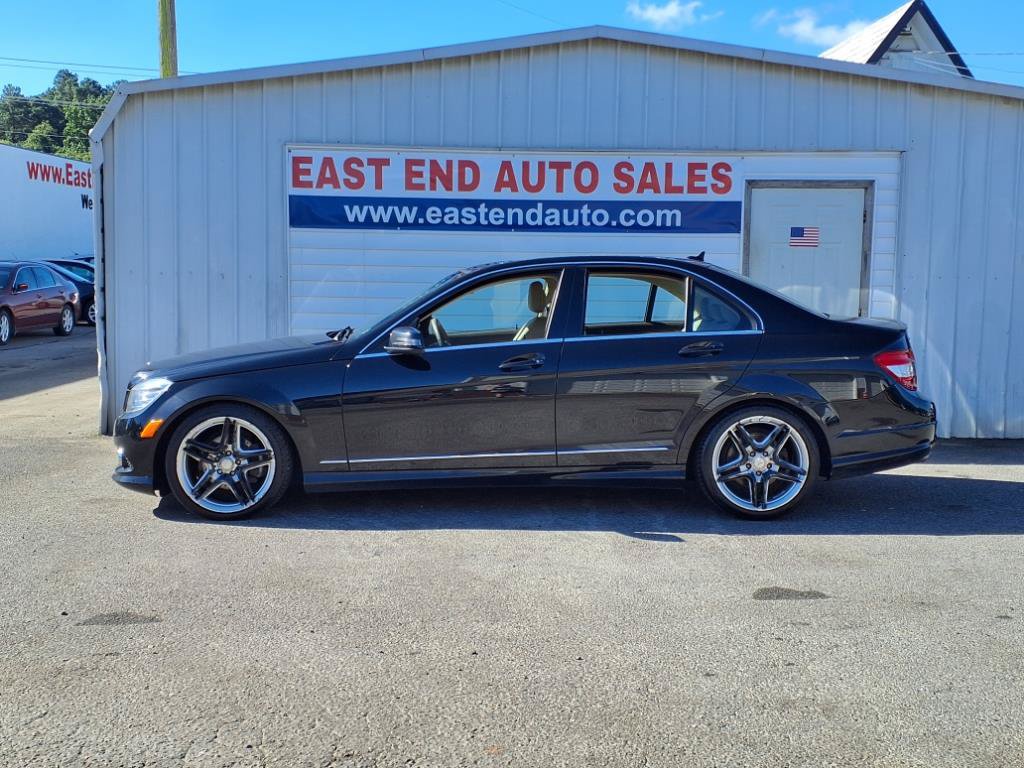 Used 2010 Mercedes-Benz C 300 4MATIC Sedan image 2