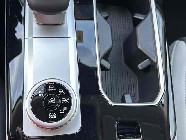 New 2026 Mitsubishi Outlander SE image 24