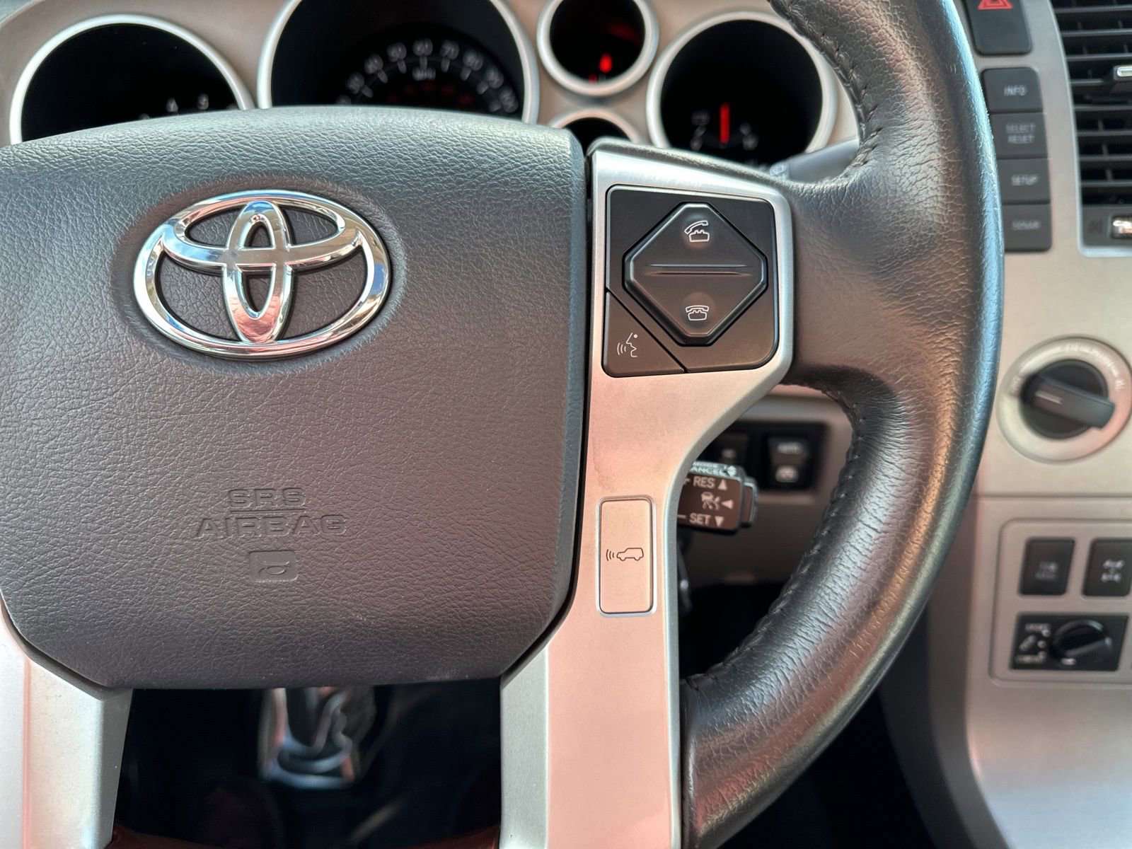 Used 2014 Toyota Sequoia Platinum AWD/4WD image 68