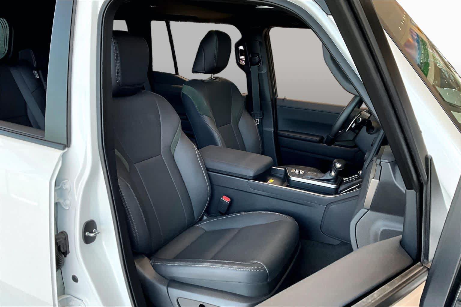 Used 2024 Lexus GX 550 AWD/4WD image 8