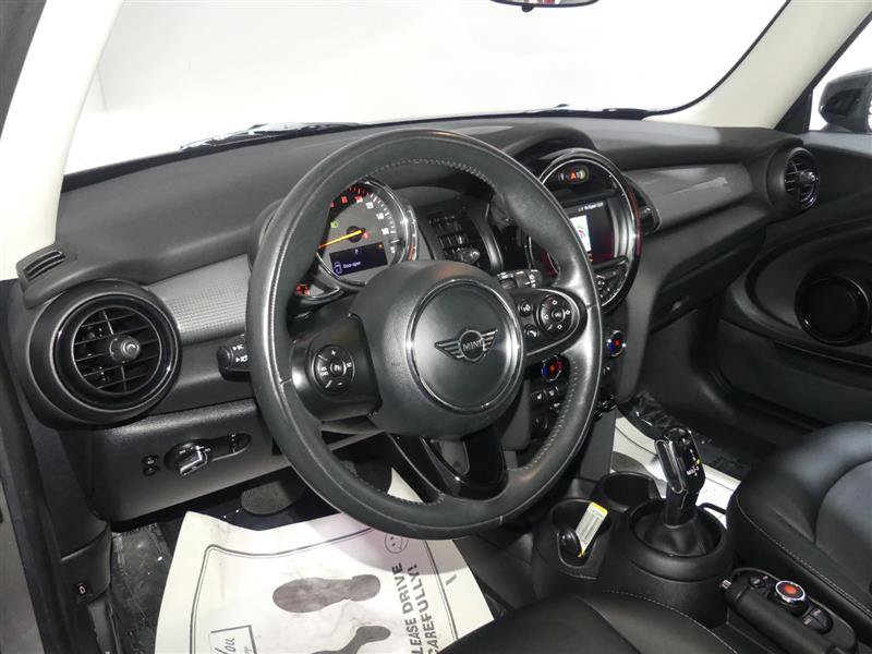 Used 2020 MINI Cooper 2-Door Hardtop w/ Storage Package FWD image 22