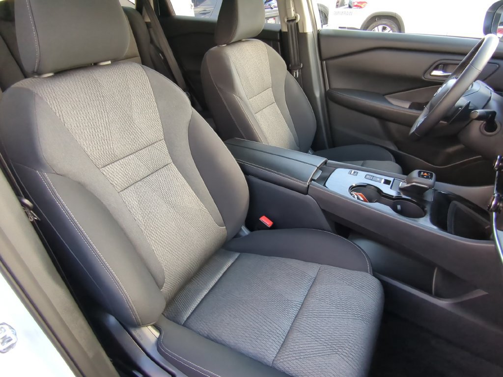 Certified 2026 Nissan Rogue SV w/ Cold Weather Package FWD image 31