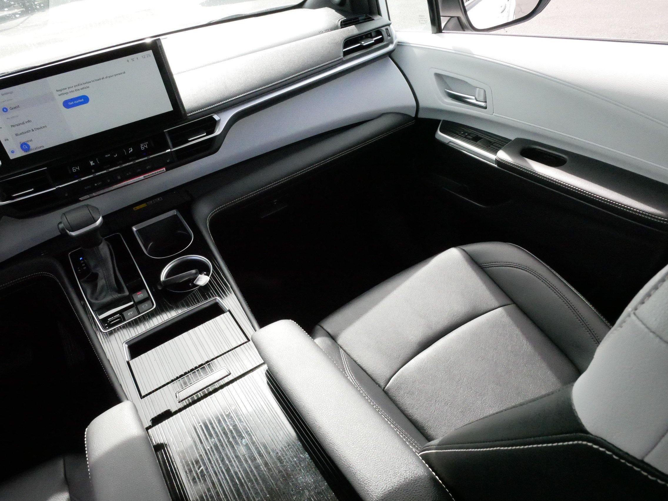 Certified 2026 Toyota Sienna XSE FWD image 11