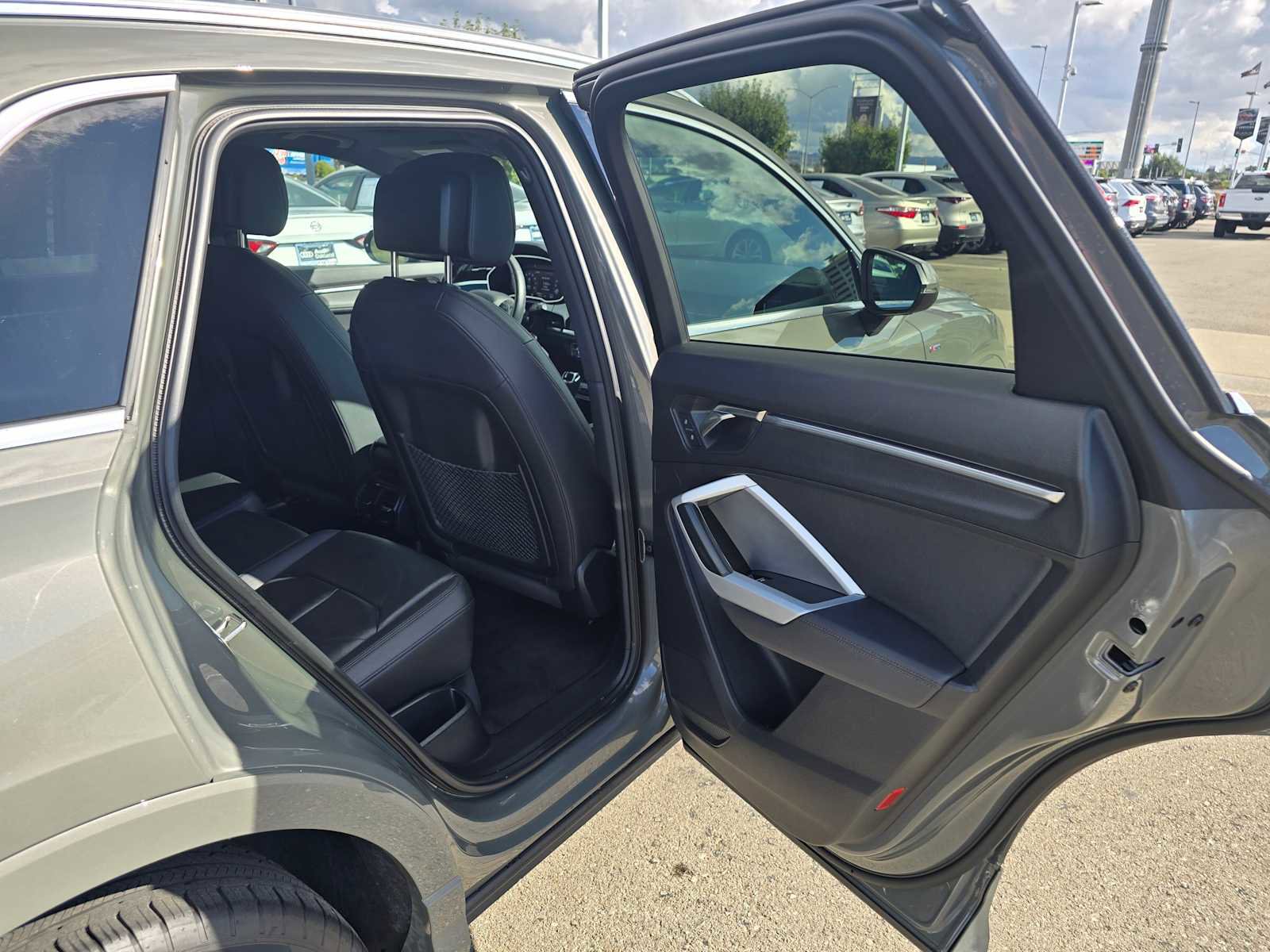 Used 2023 Audi Q3 2.0T Premium Plus w/ Premium Plus Package image 14