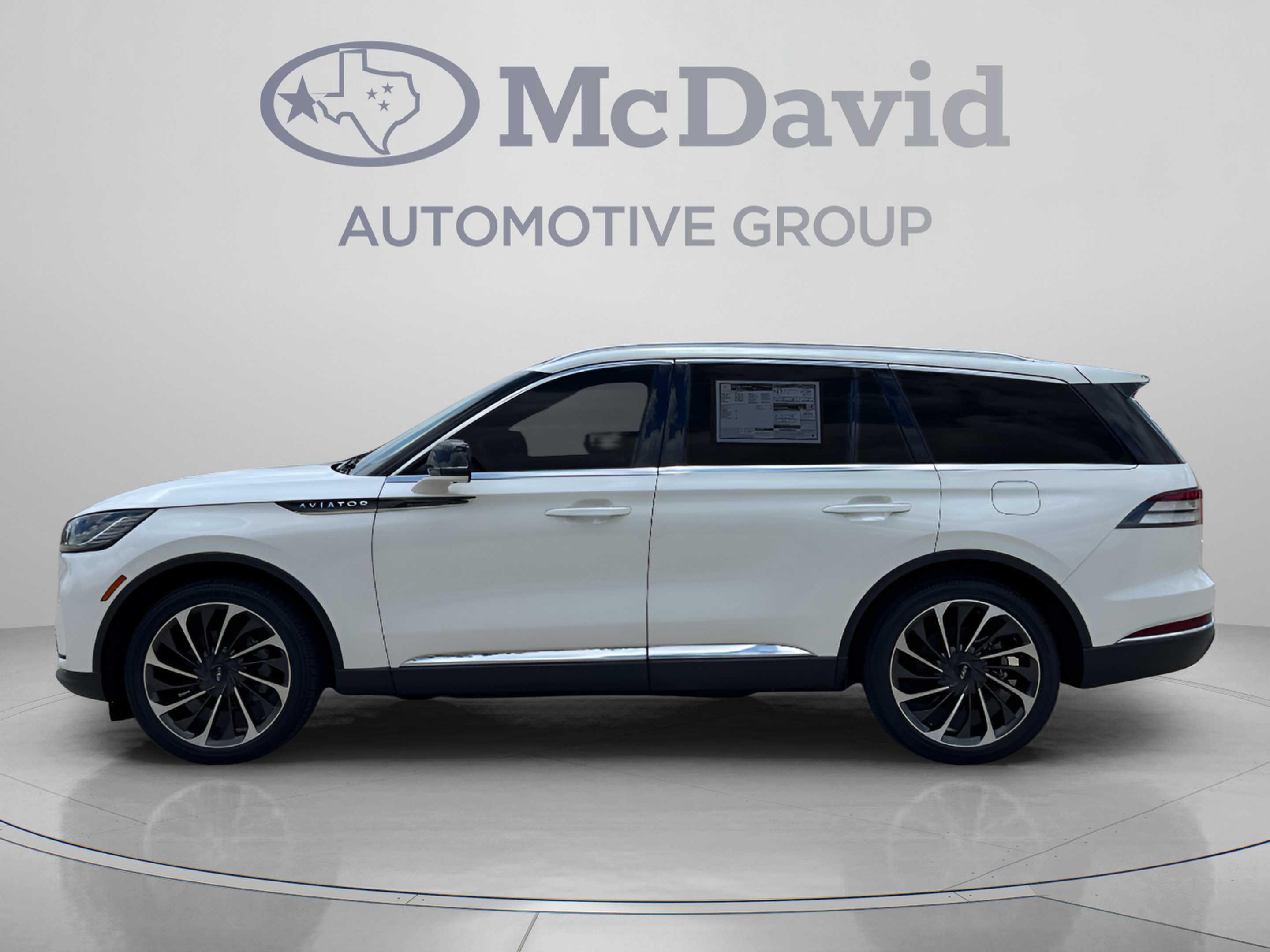 New 2025 Lincoln Aviator Reserve w/ Luxury Package RWD image 4