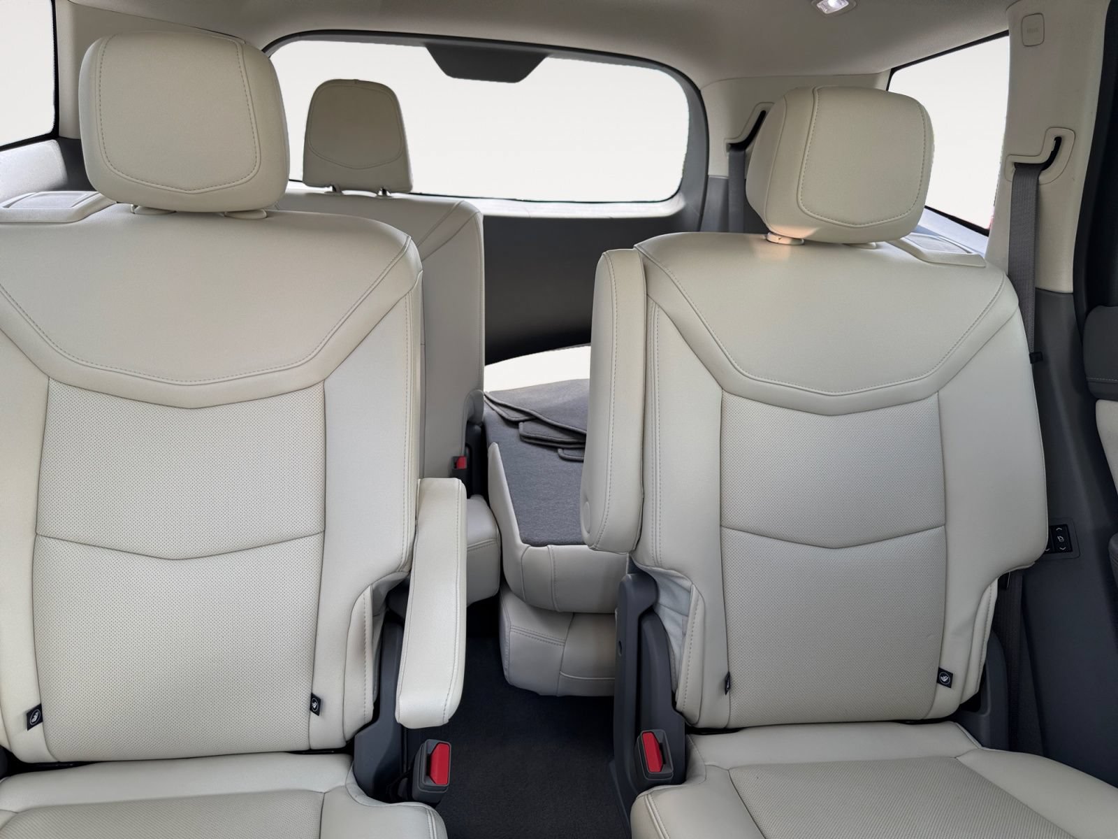 Used 2024 Cadillac XT6 Premium Luxury AWD/4WD image 8