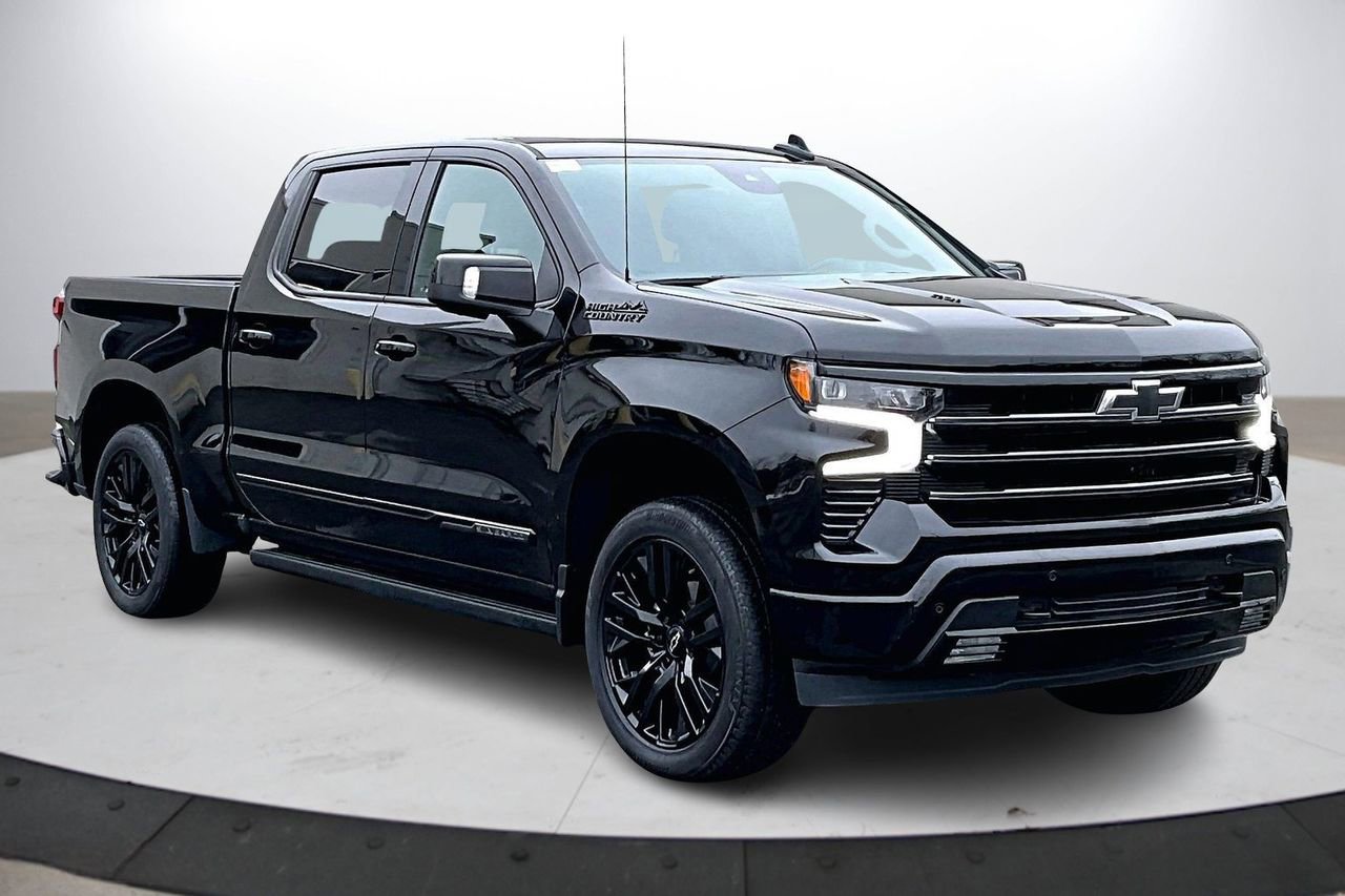 Used 2025 Chevrolet Silverado 1500 High Country w/ Midnight Edition image 2