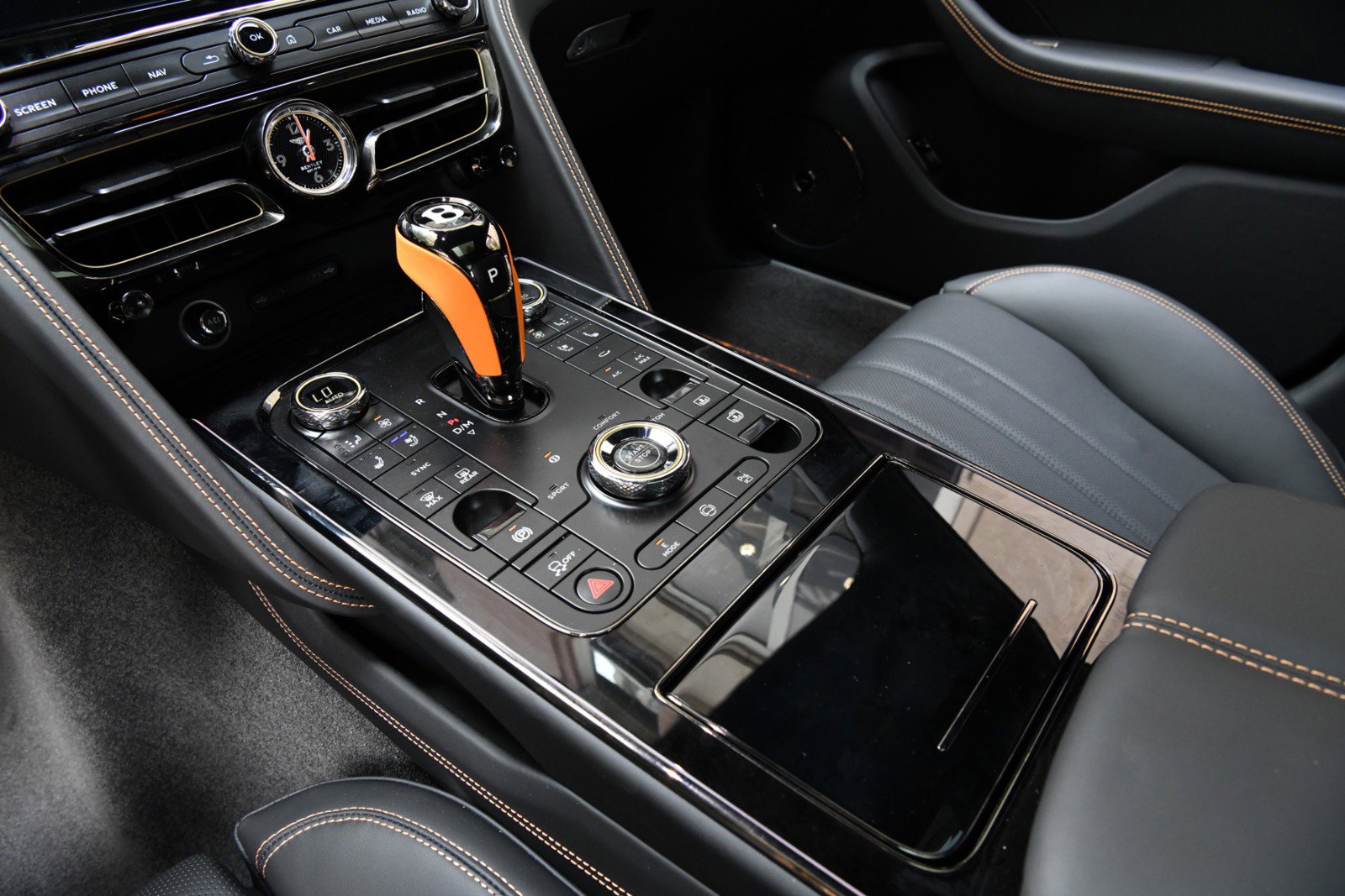 New 2025 Bentley Flying Spur Plug-In Hybrid image 18