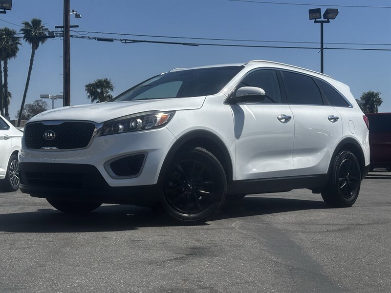 Used 2018 Kia Sorento LX w/ LX V6 Convenience Package image 1