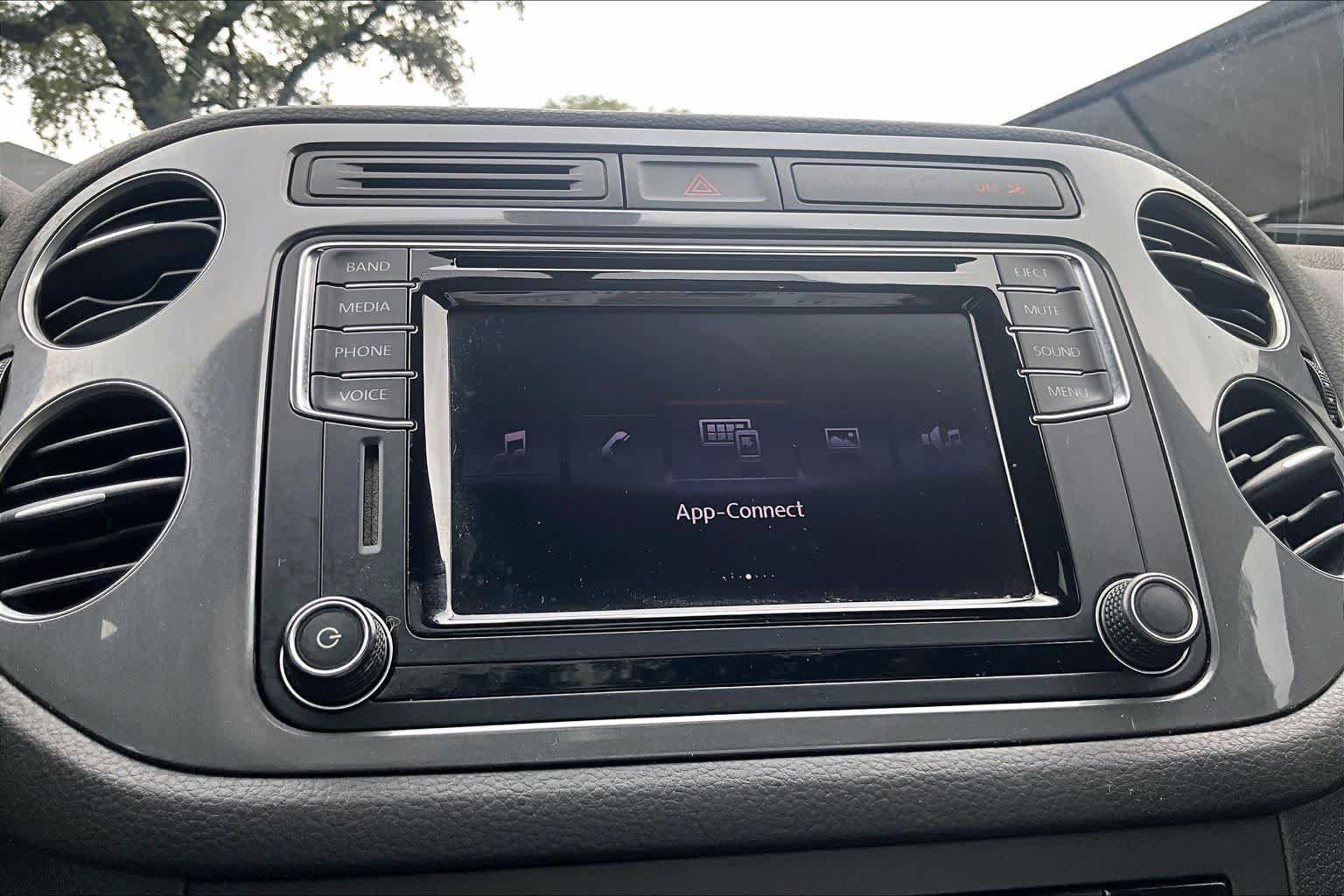 Used 2017 Volkswagen Tiguan Wolfsburg Edition FWD image 36