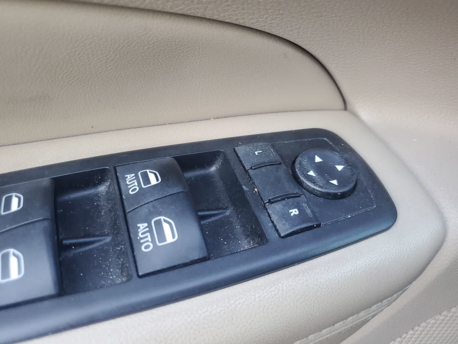 Used 2014 Jeep Grand Cherokee Laredo w/ Quick Order Package 23E RWD image 25