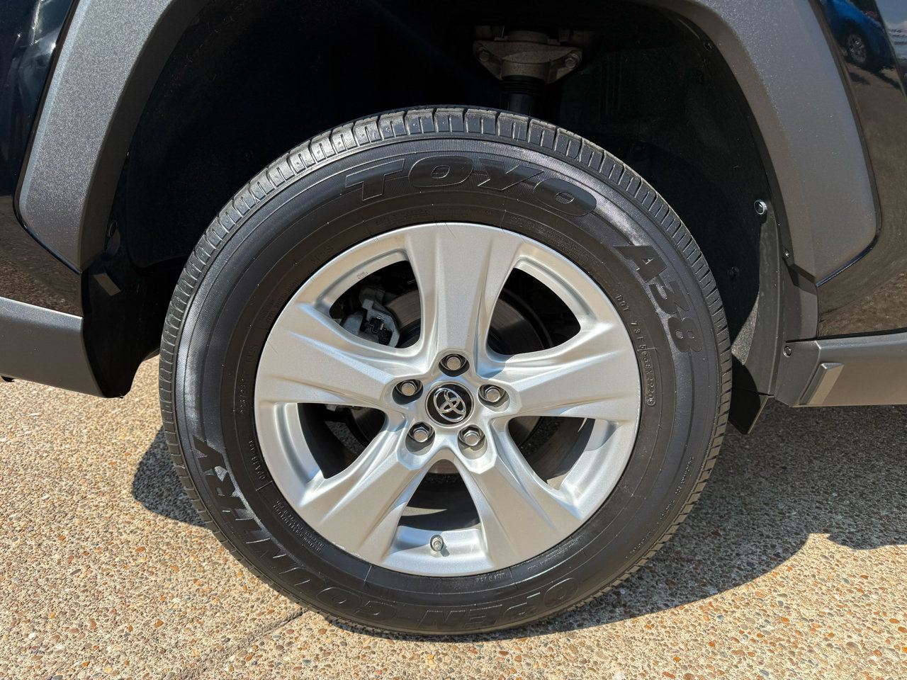 Used 2020 Toyota RAV4 LE image 6