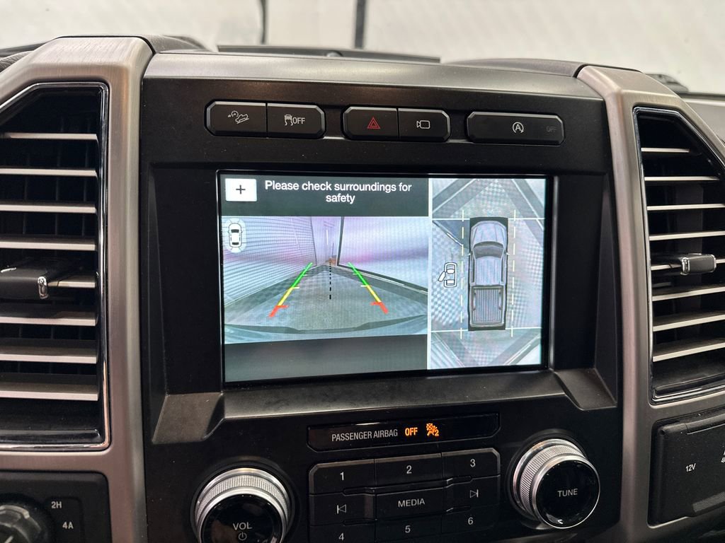 Used 2018 Ford F150 Platinum w/ Equipment Group 701A Luxury AWD/4WD image 32