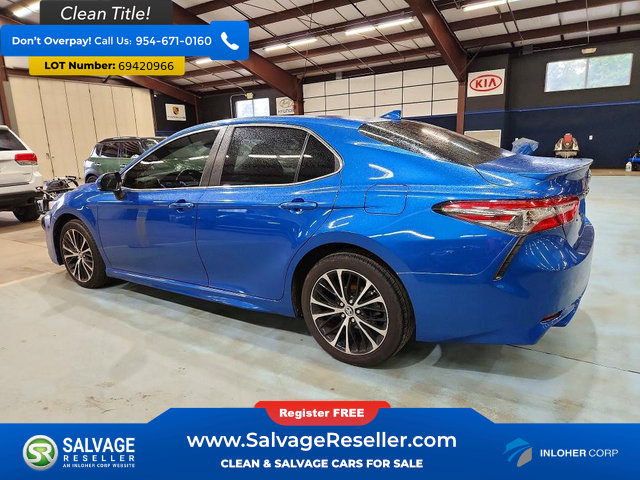 Used 2019 Toyota Camry SE FWD image 3