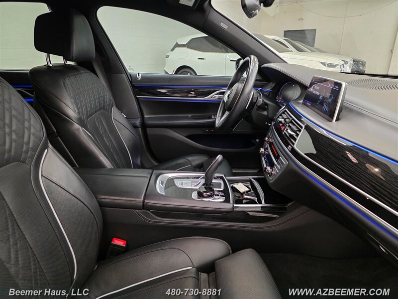 Used 2020 BMW 750i xDrive w/ Executive Package AWD/4WD image 38