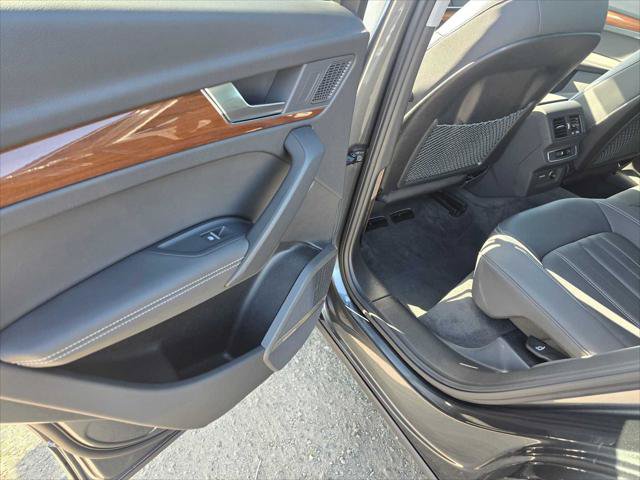 Used 2023 Audi Q5 2.0T Premium Plus w/ Premium Plus Package AWD/4WD image 17