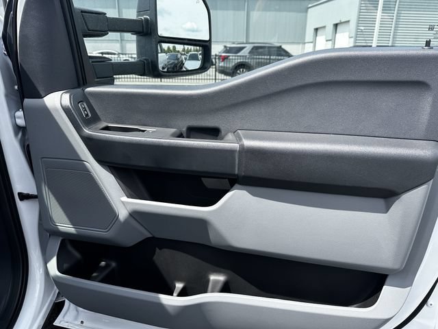 New 2026 Ford F550 4x4 Crew Cab image 34