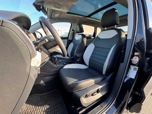 Certified 2025 Volkswagen Taos SEL w/ Black Wheel Plus Package image 22