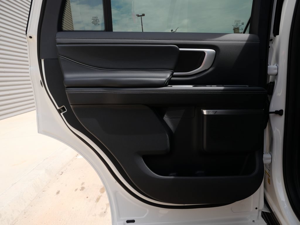 New 2026 Ford Expedition Platinum w/ Stealth Appearance Package AWD/4WD image 15
