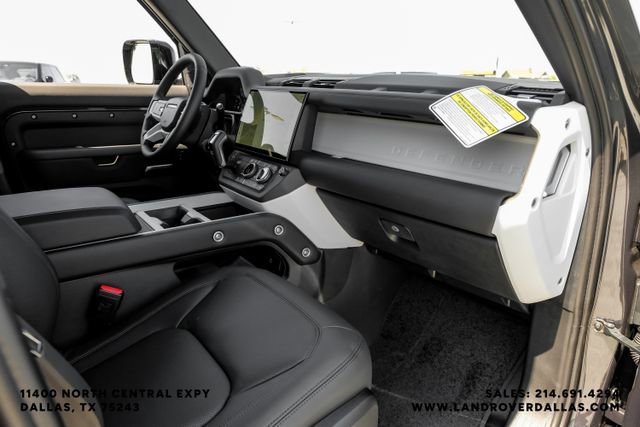New 2026 Land Rover Defender 130 X-Dynamic SE AWD/4WD image 12