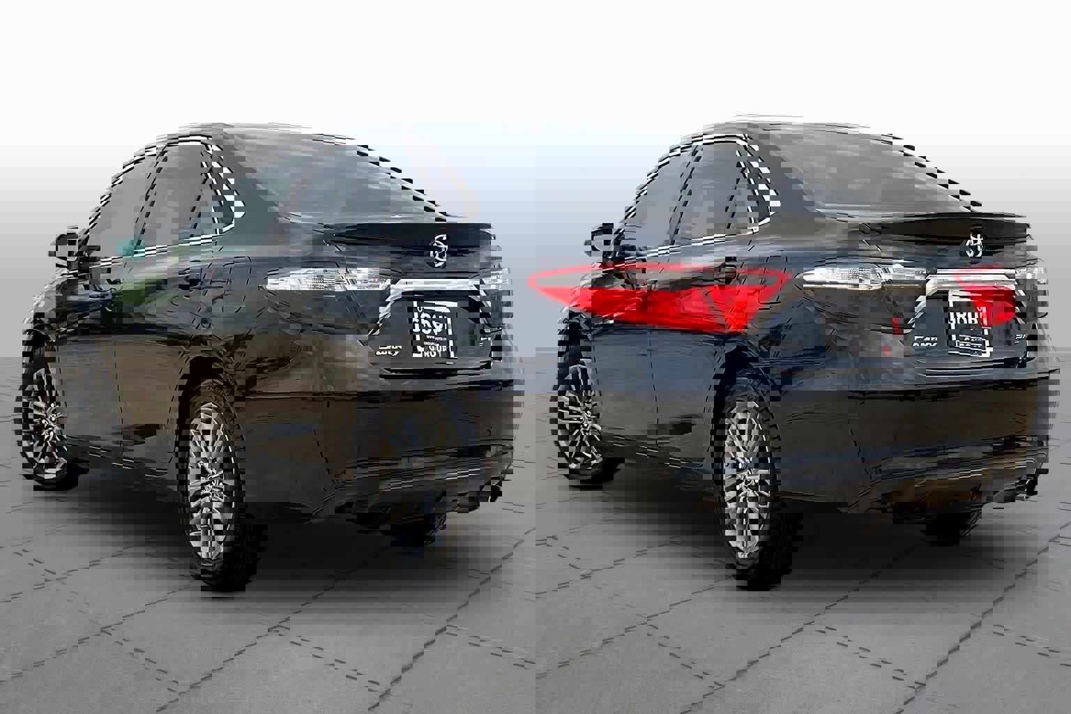 Used 2017 Toyota Camry LE image 12