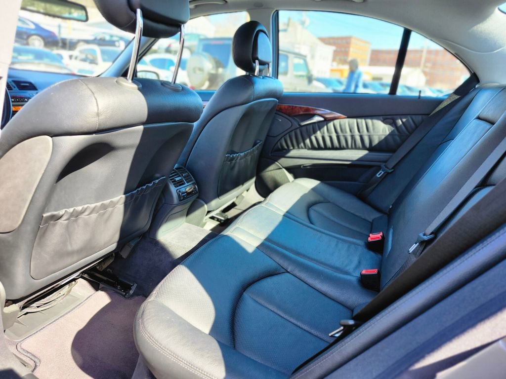 Used 2004 Mercedes-Benz E 500 4MATIC Sedan image 16