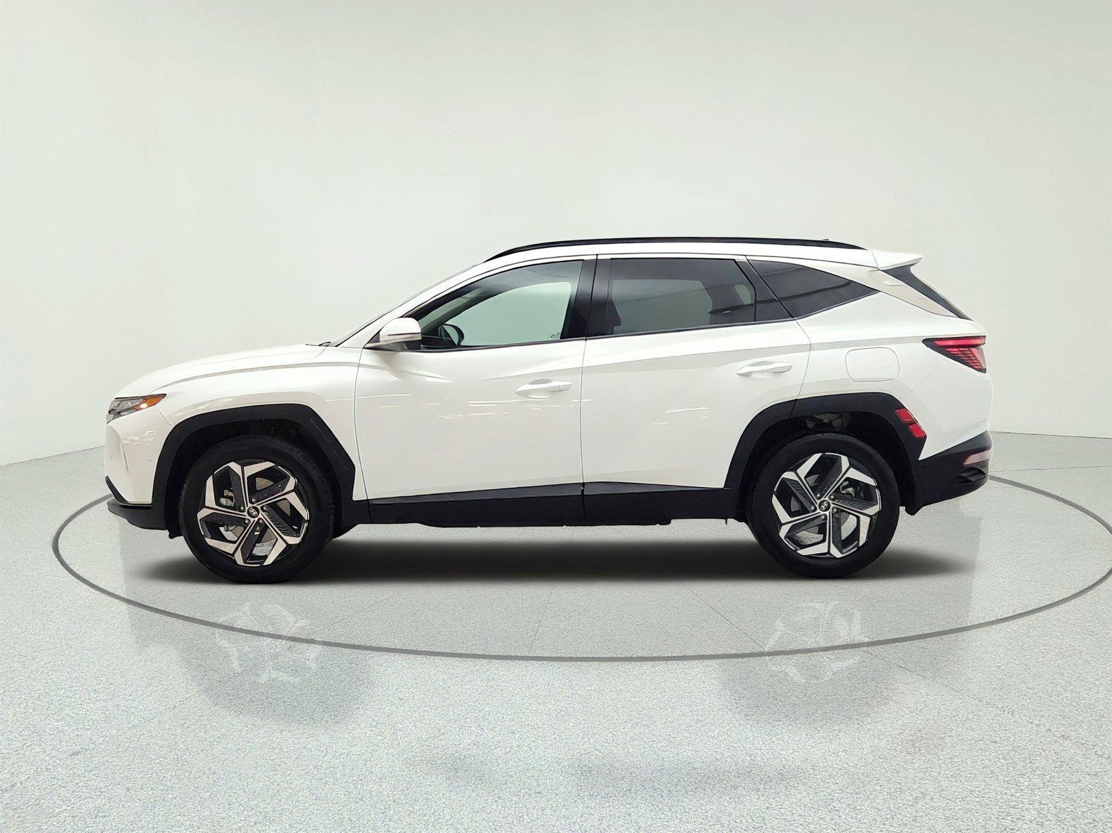 Used 2022 Hyundai Tucson Limited w/ Cargo Package AWD/4WD image 8