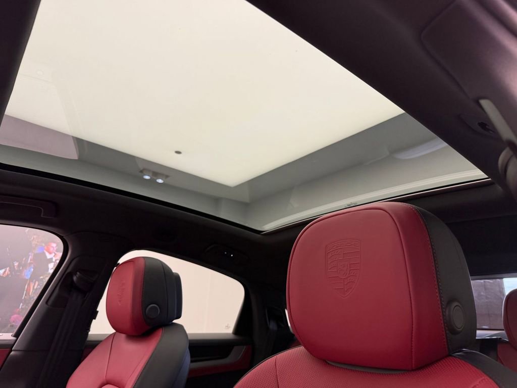New 2026 Porsche Cayenne Coupe AWD/4WD image 19