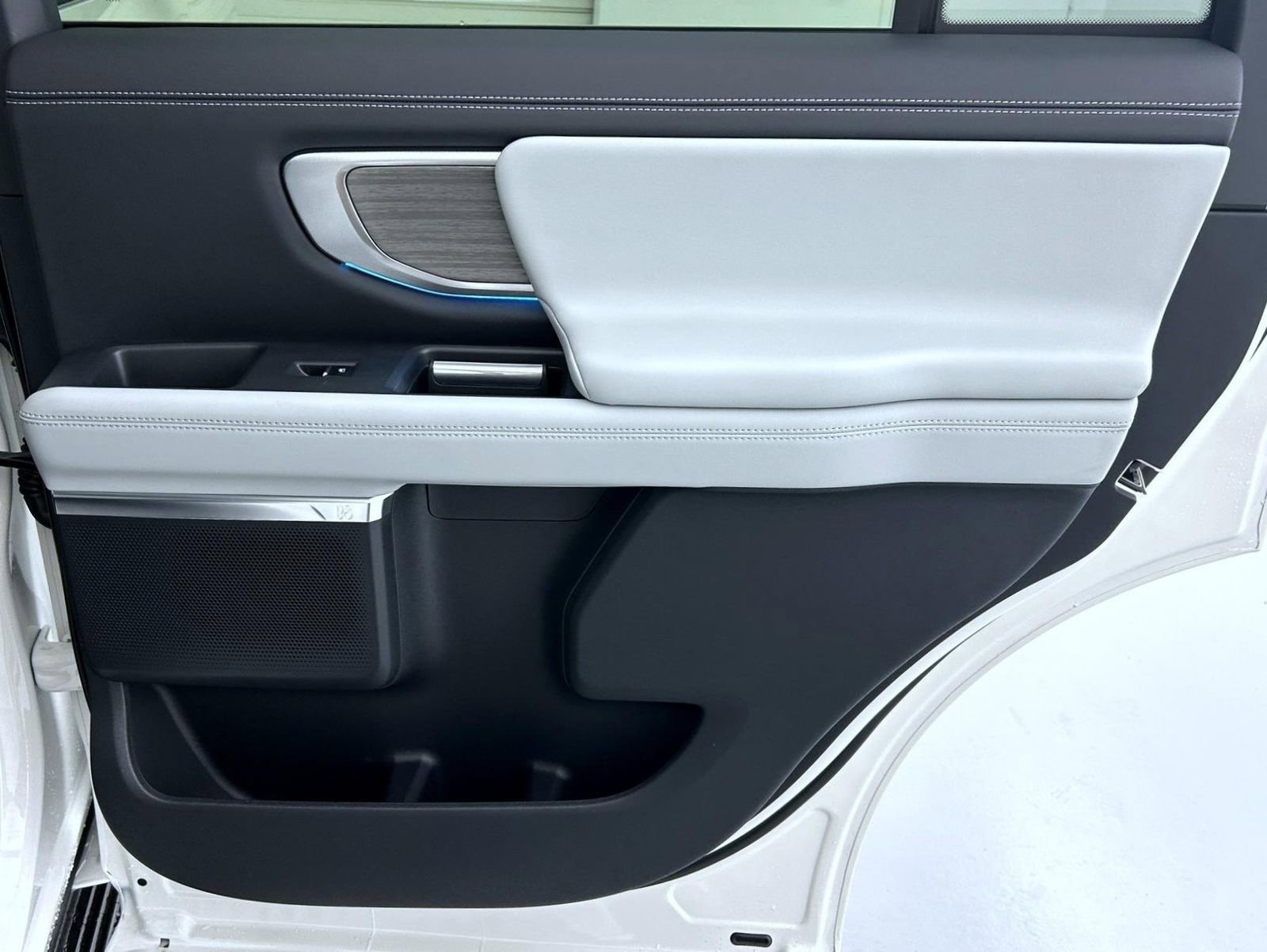 New 2026 Ford Expedition Platinum image 17