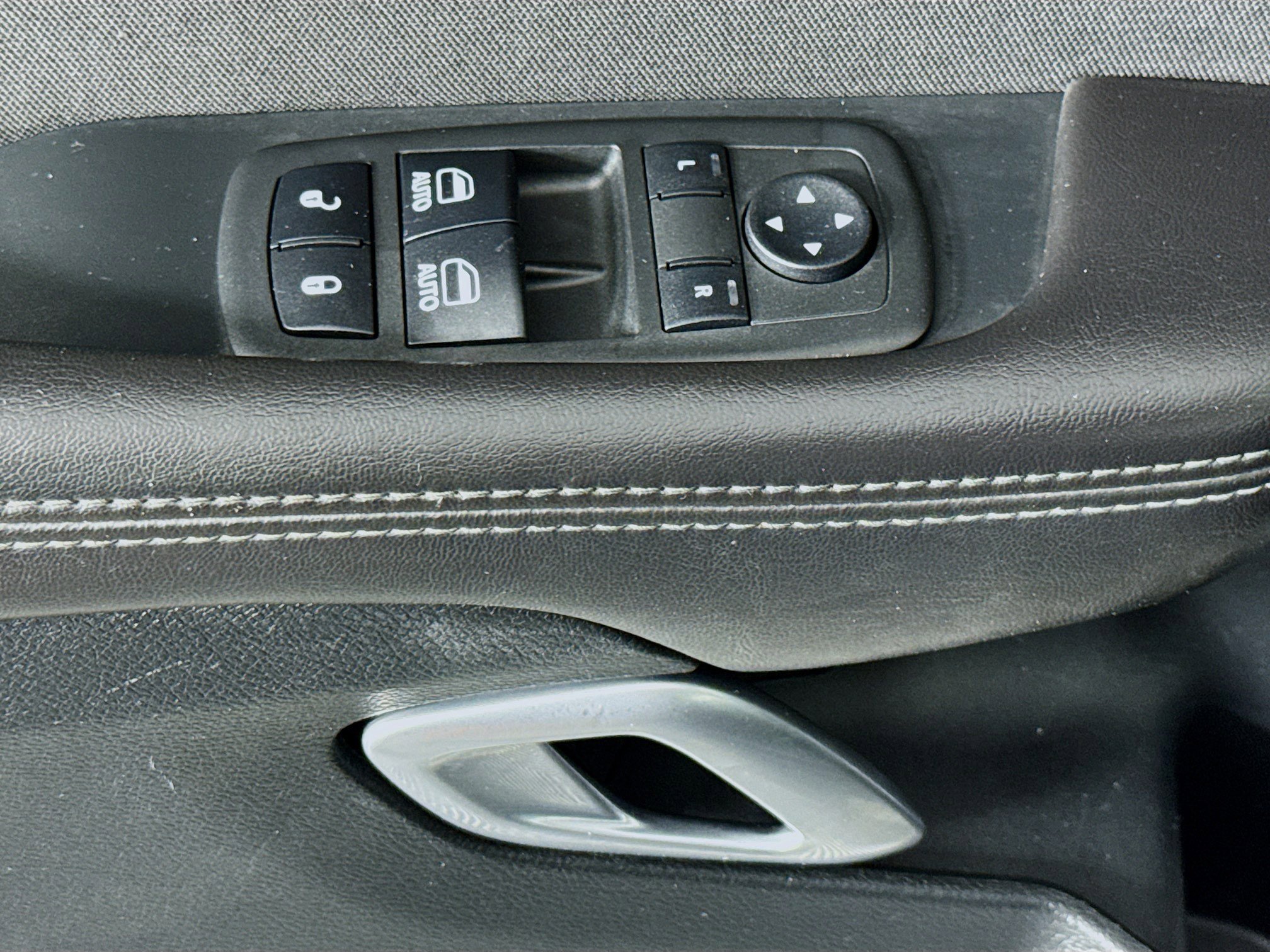 Used 2018 Dodge Challenger R/T w/ Driver Convenience Group image 23