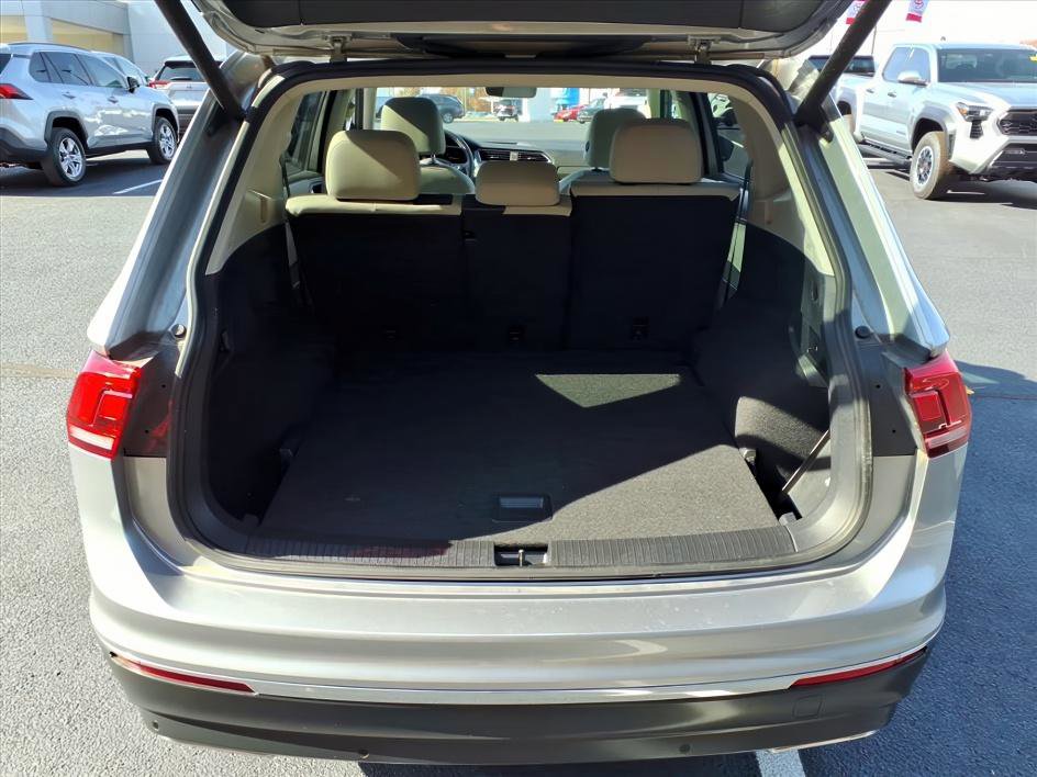 Used 2020 Volkswagen Tiguan SEL image 9