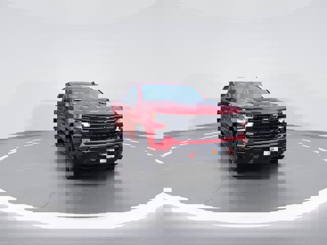 Used 2024 Chevrolet Silverado 1500 LT Trail Boss w/ Convenience Package II image 2