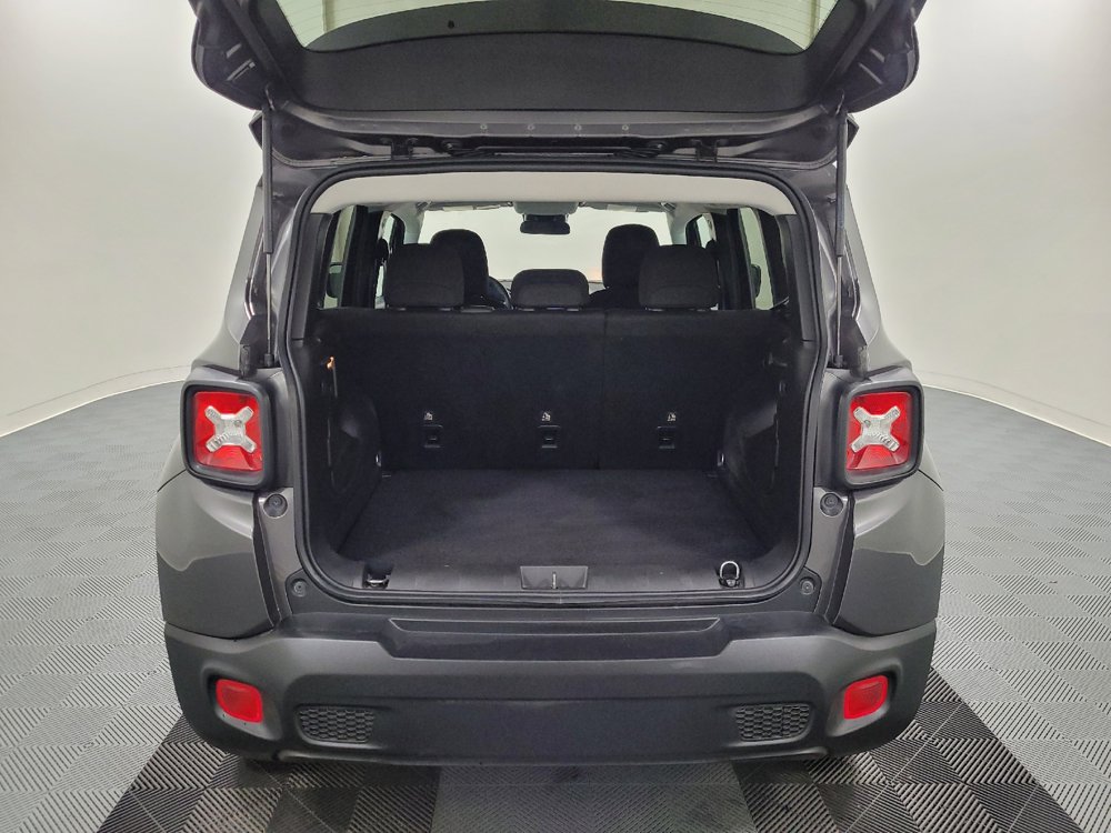 Used 2020 Jeep Renegade Latitude AWD/4WD image 29
