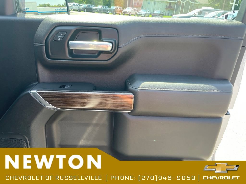Used 2021 Chevrolet Silverado 1500 LT AWD/4WD image 24