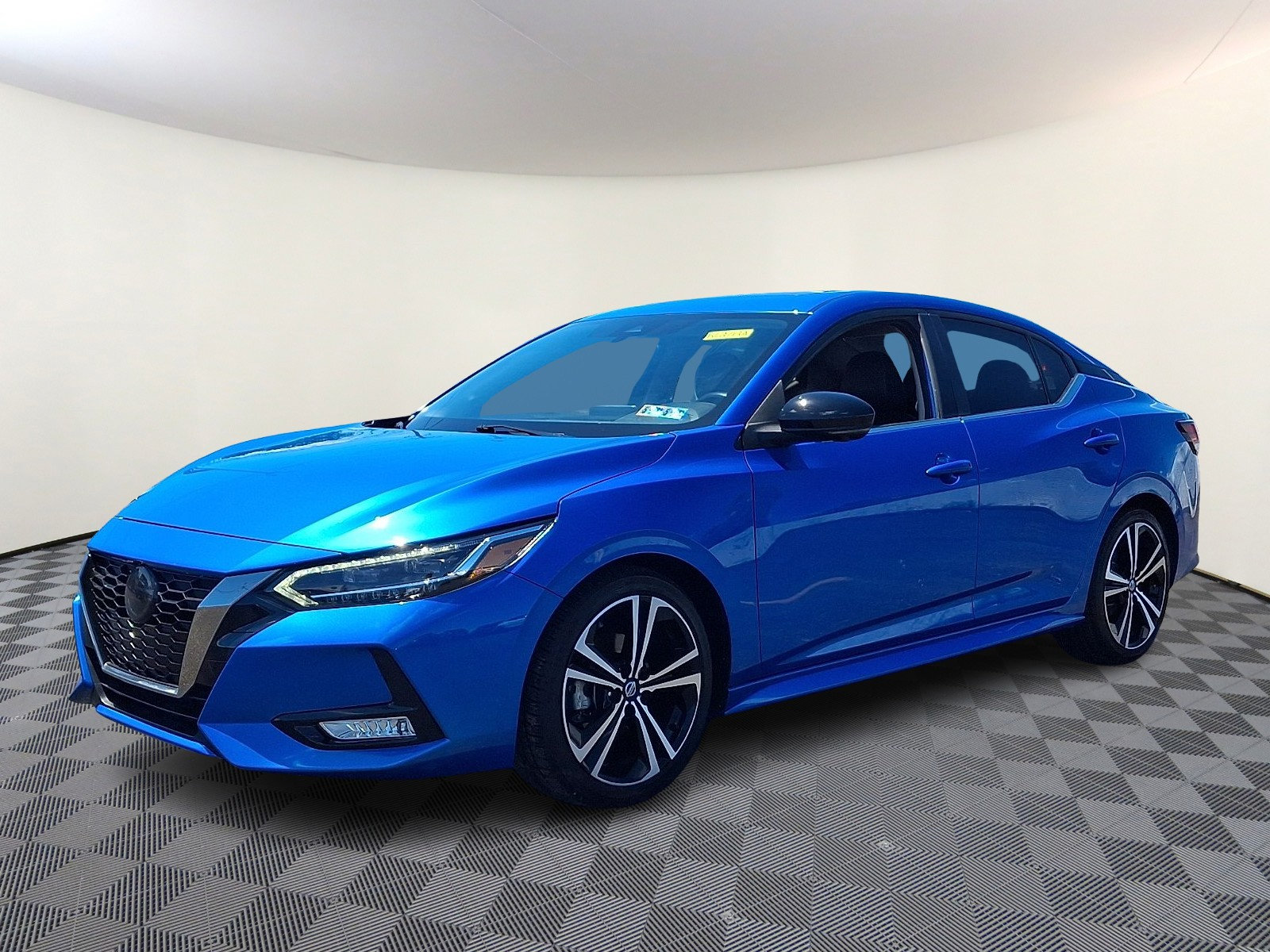 Used 2022 Nissan Sentra SR w/ SR Premium Package FWD image 3
