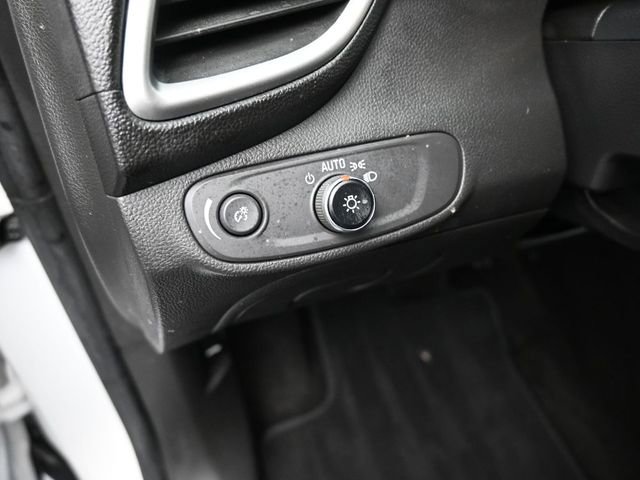 Used 2021 Chevrolet Trax LT w/ Sport Edition image 13