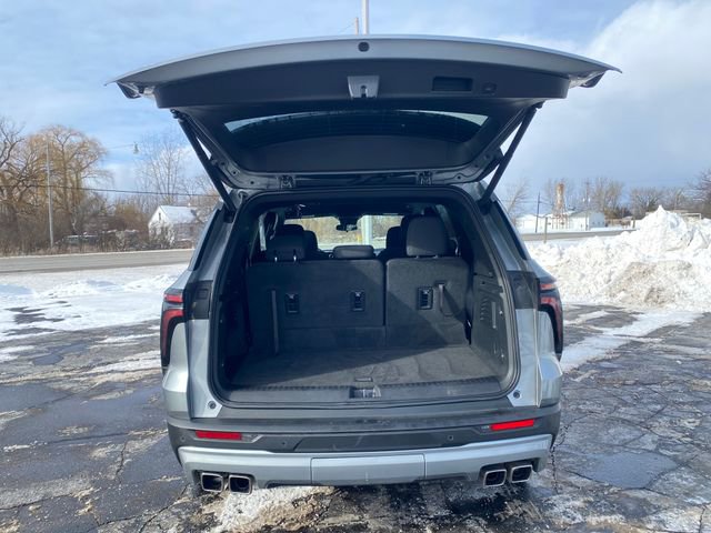 Used 2024 Chevrolet Traverse LT image 16
