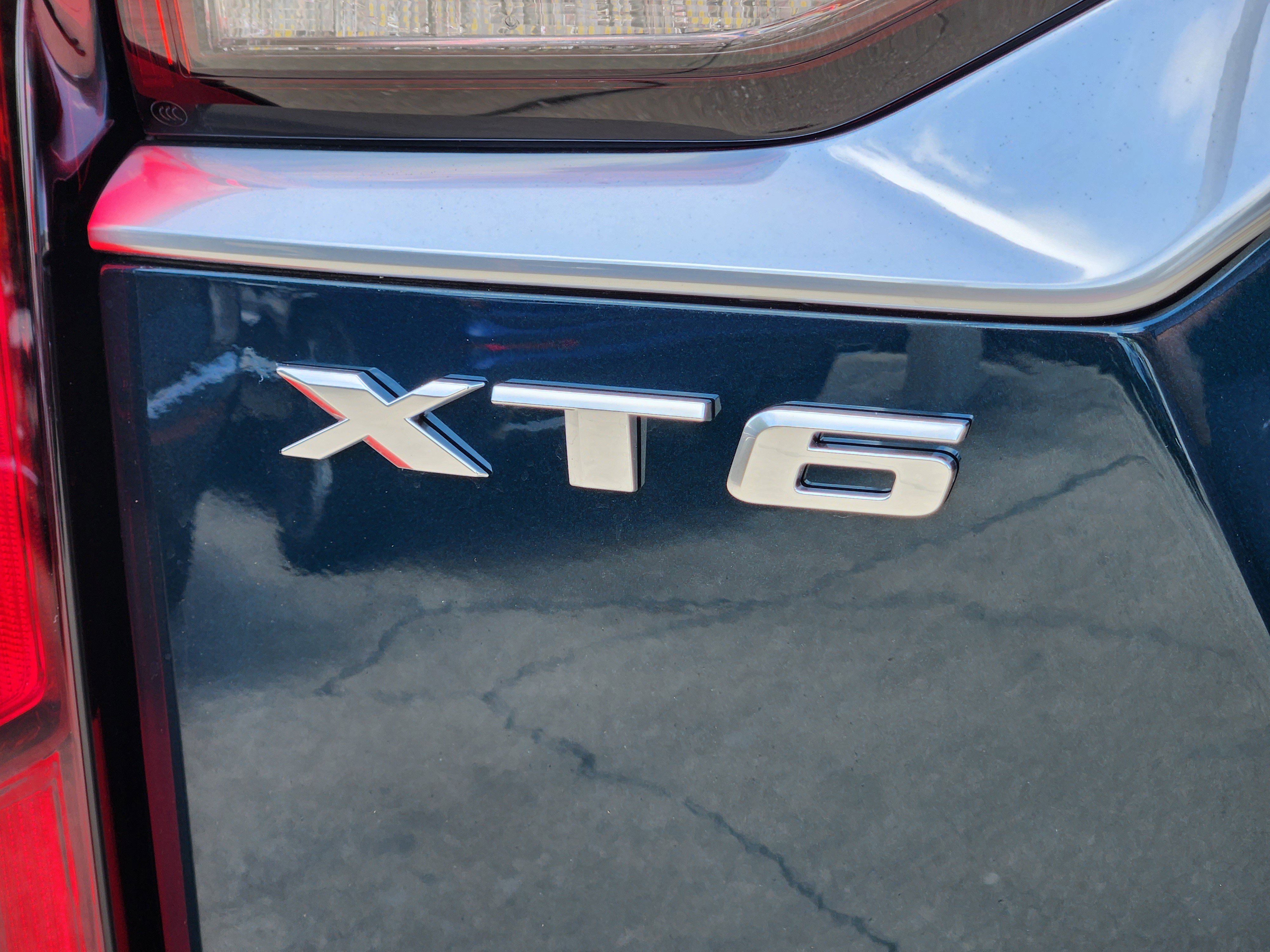 New 2025 Cadillac XT6 Luxury image 11