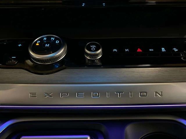 Used 2025 Ford Expedition Platinum AWD/4WD image 52