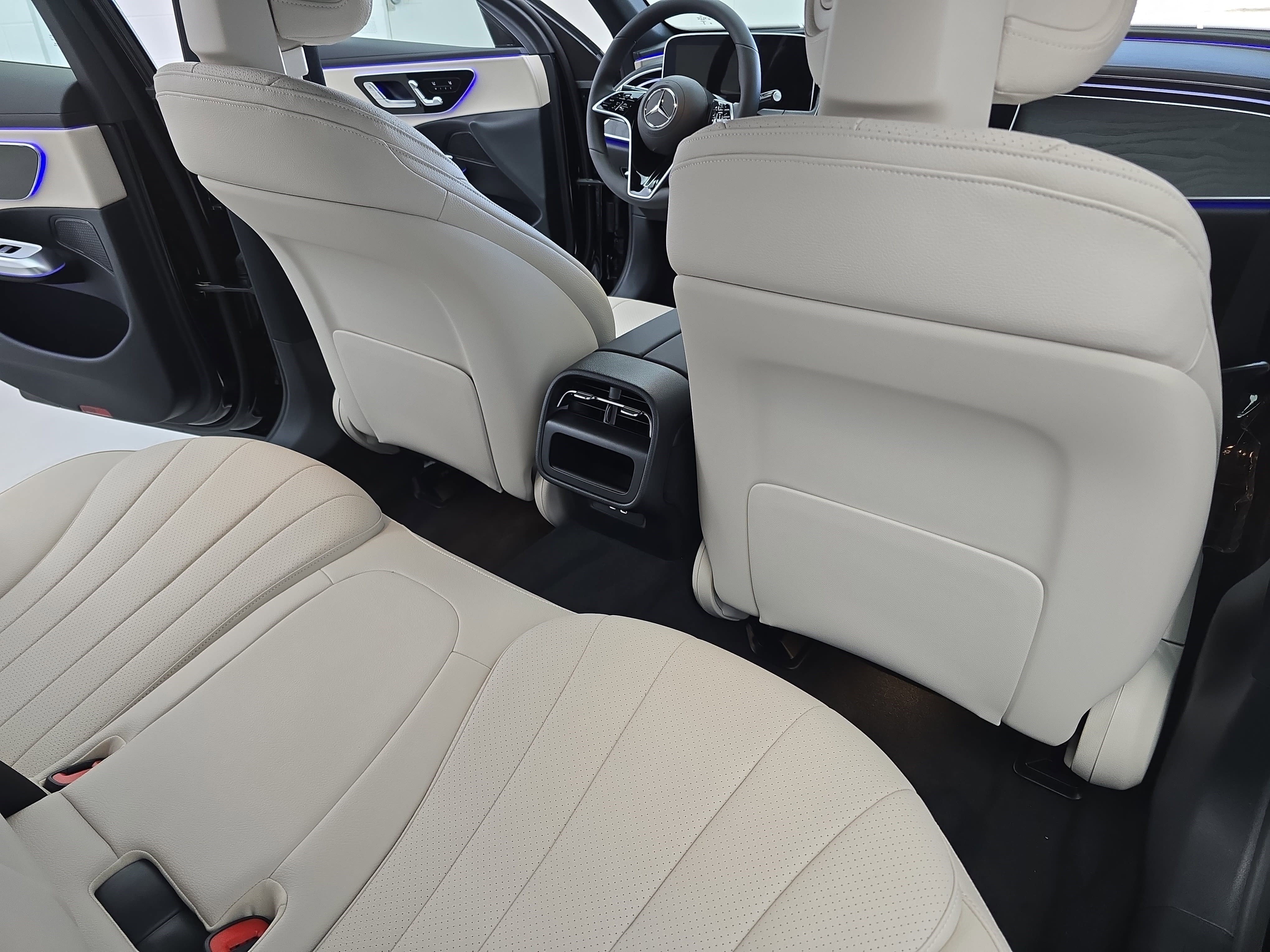 New 2026 Mercedes-Benz E 450 4MATIC Sedan image 11