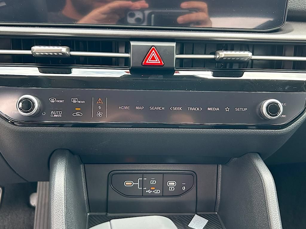 New 2026 Kia Sportage SX FWD image 18
