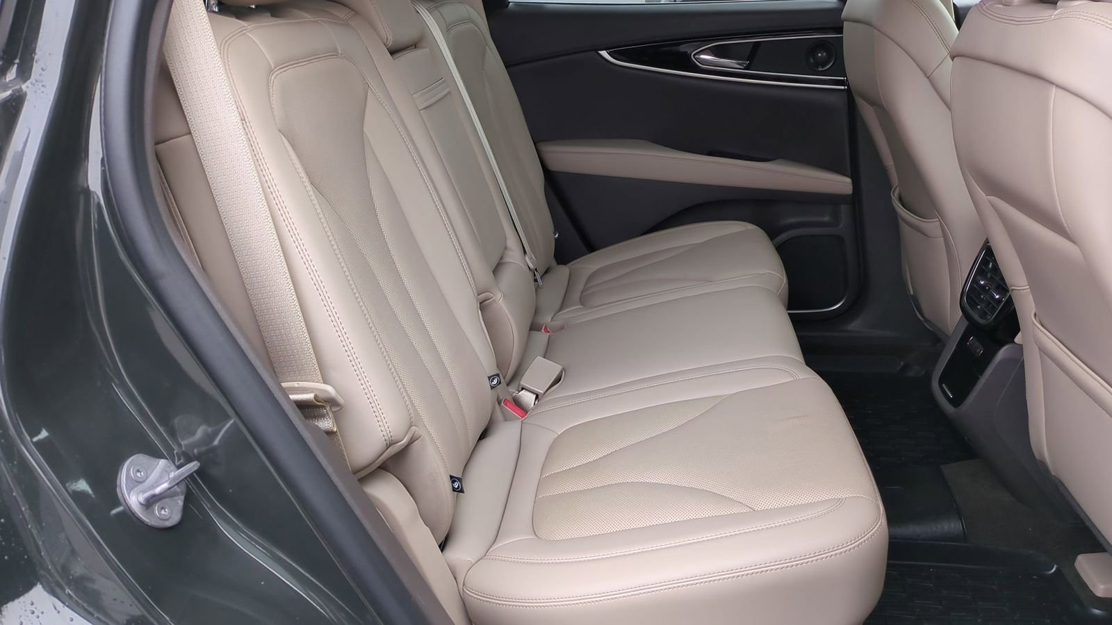 Used 2022 Lincoln Nautilus Reserve image 22