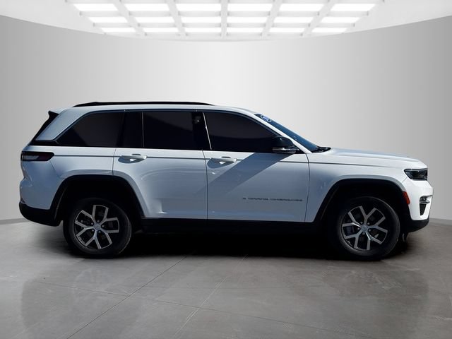 Certified 2024 Jeep Grand Cherokee Limited AWD/4WD image 8
