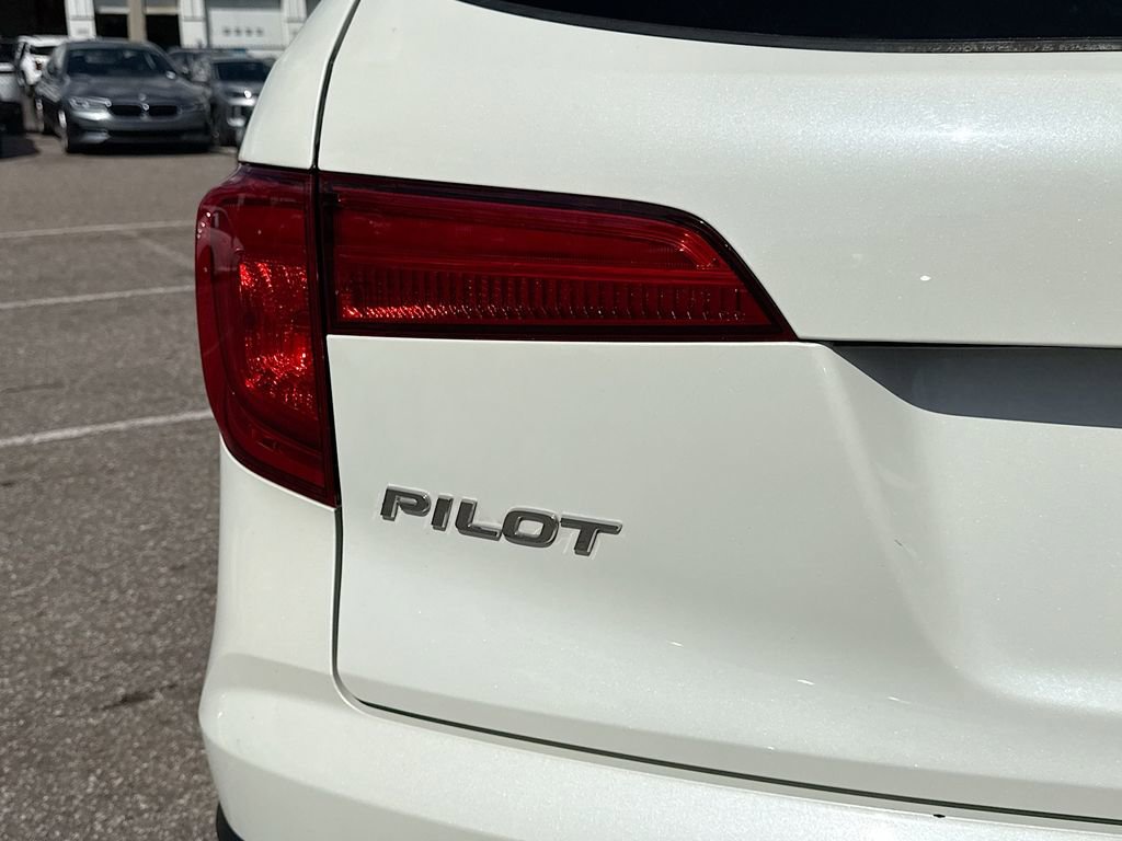 Used 2017 Honda Pilot Elite image 11